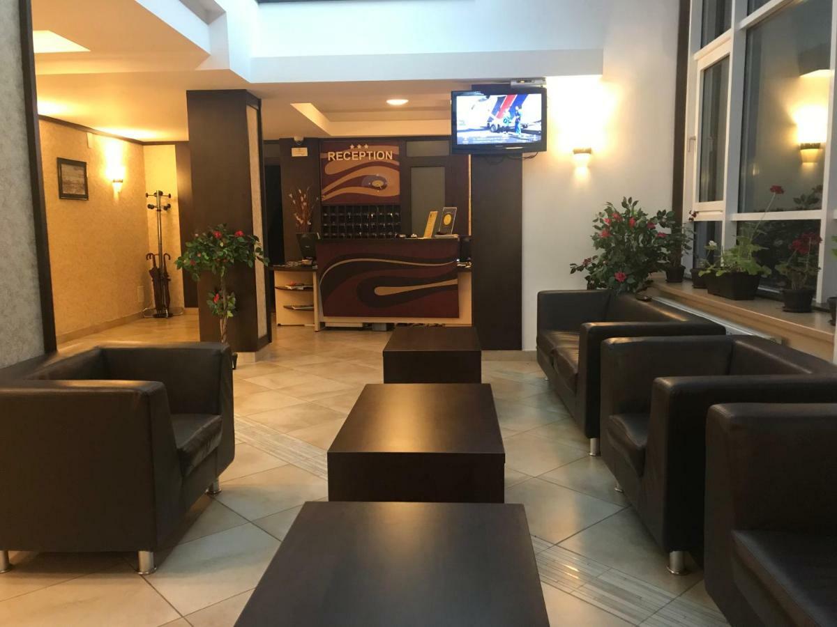 Hotel Iasicon Lacu Rosu Buitenkant foto