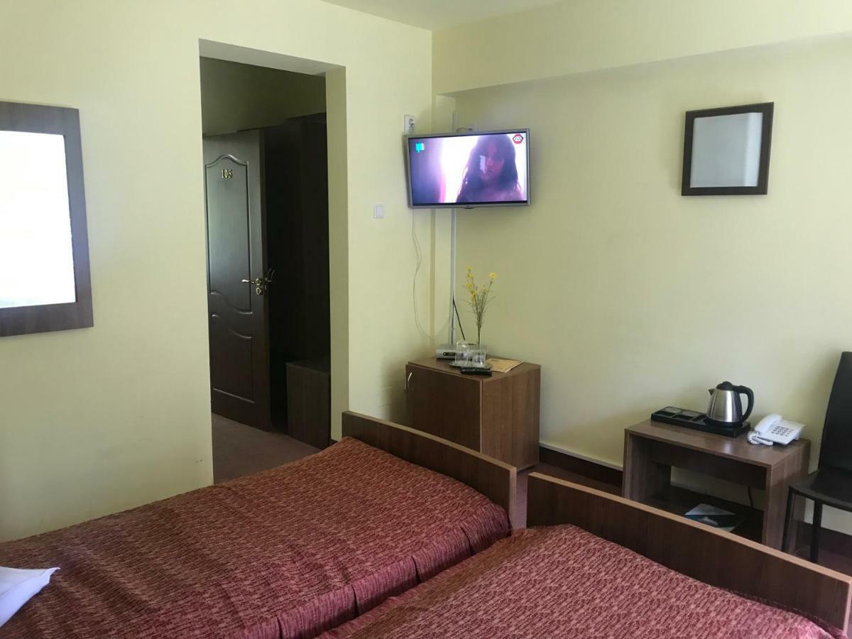 Hotel Iasicon Lacu Rosu Buitenkant foto